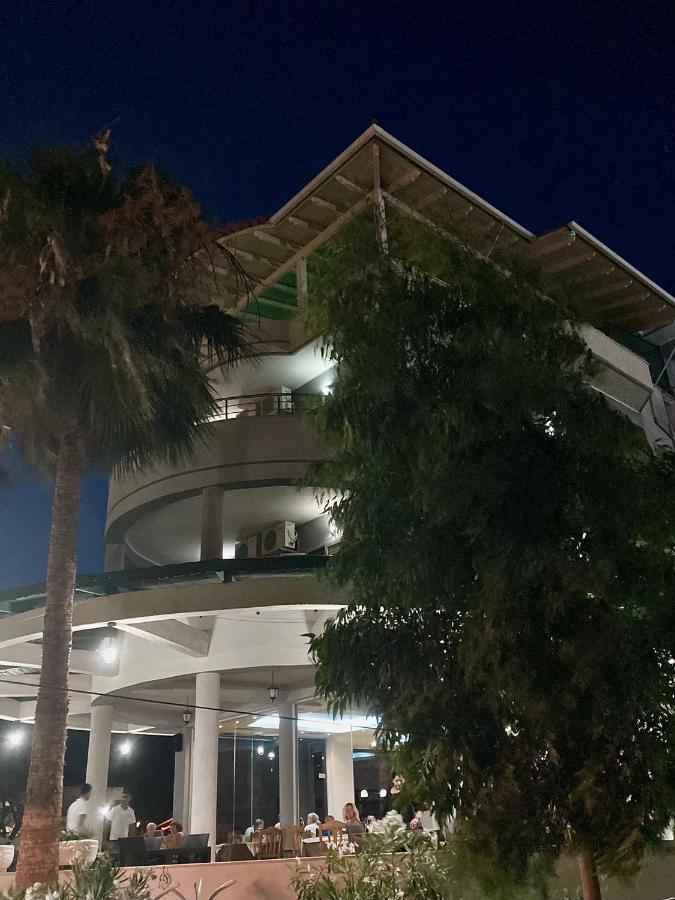 Luna Magica Hotel Borsh Bagian luar foto