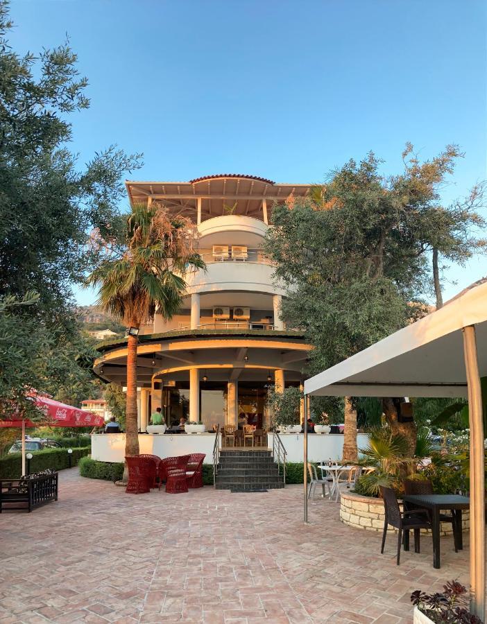 Luna Magica Hotel Borsh Bagian luar foto