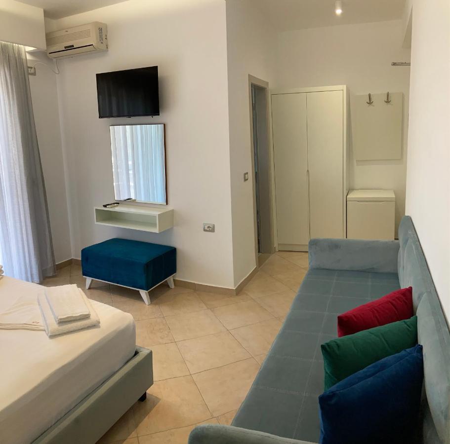 Luna Magica Hotel Borsh Bagian luar foto