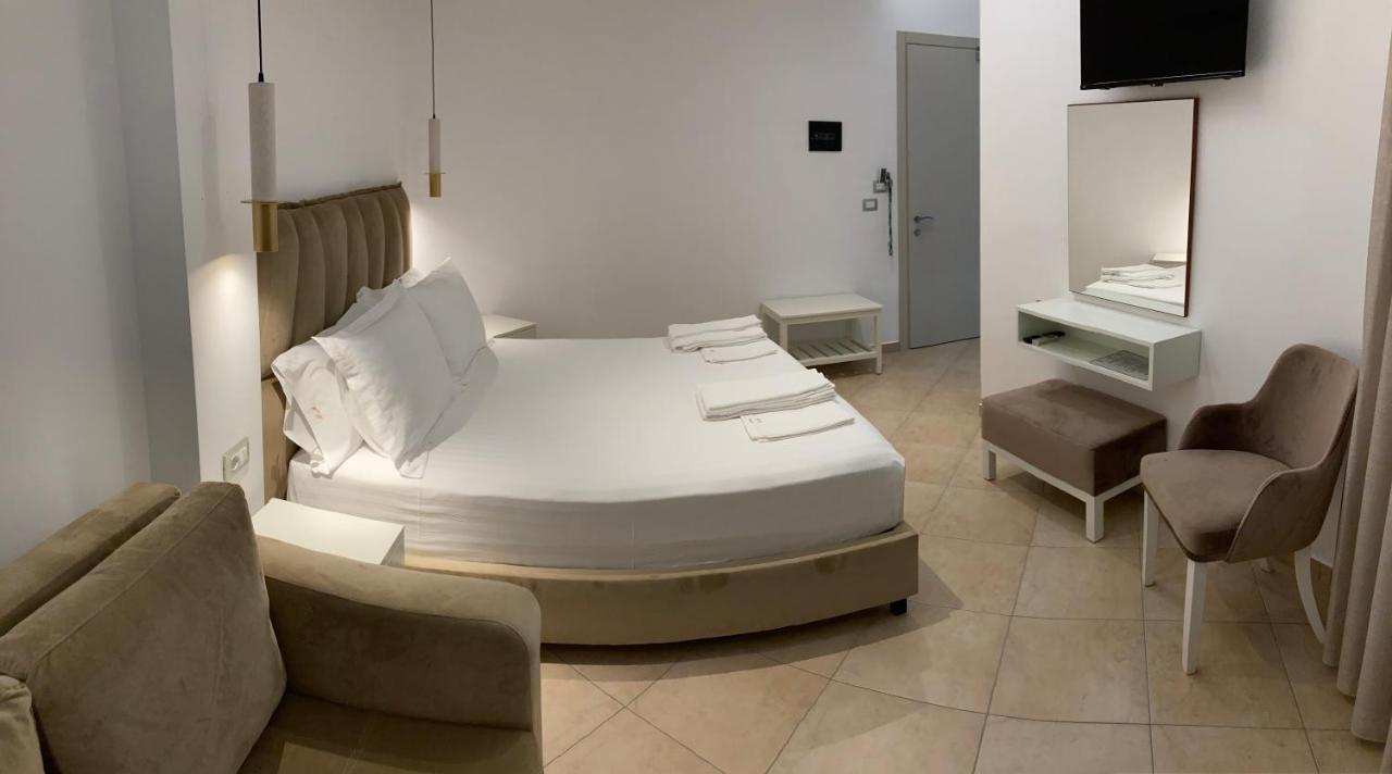 Luna Magica Hotel Borsh Bagian luar foto