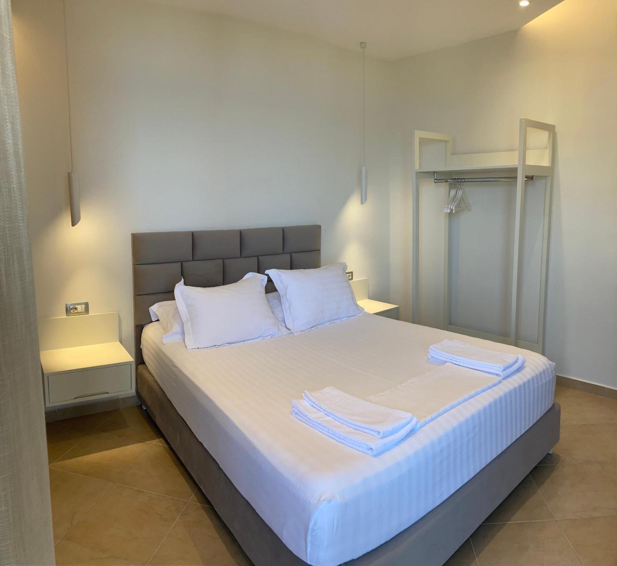Luna Magica Hotel Borsh Bagian luar foto