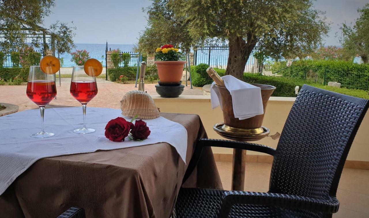 Luna Magica Hotel Borsh Bagian luar foto