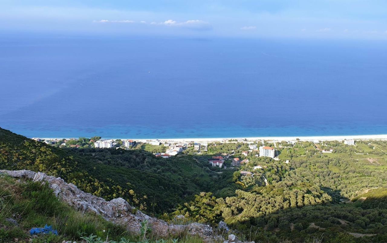 Luna Magica Hotel Borsh Bagian luar foto