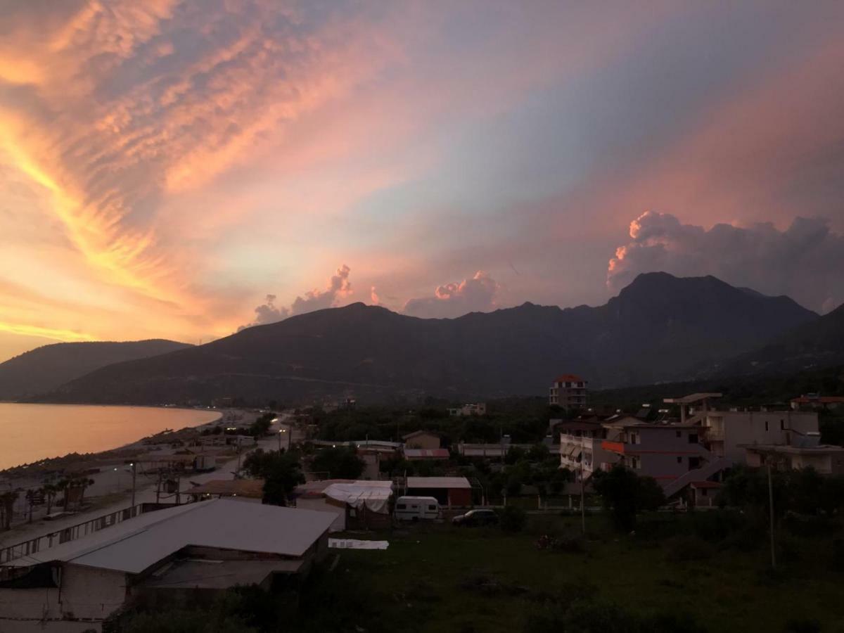 Luna Magica Hotel Borsh Bagian luar foto