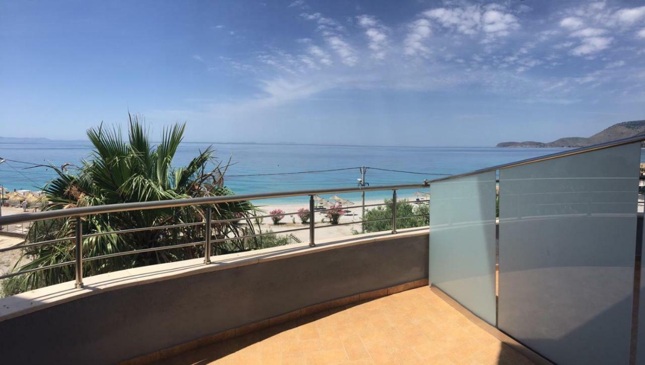 Luna Magica Hotel Borsh Bagian luar foto